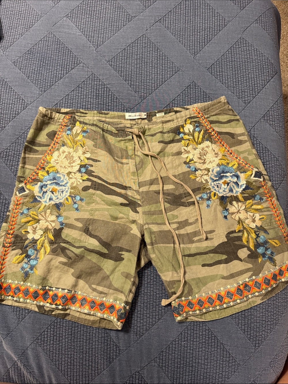 JW Los Angeles linen Embroidered Camo Cargo Shorts with Floral Accents - Green